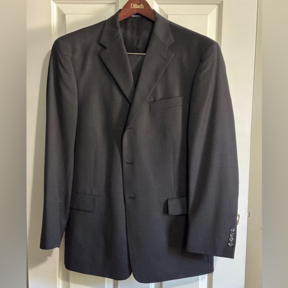 Dillard’s Roundtree & Yorke Men’s Wool Suit - Size 42R